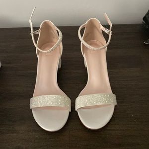 DB STUDIO - Size 8 - Iridescent Pearl Low Block Heel